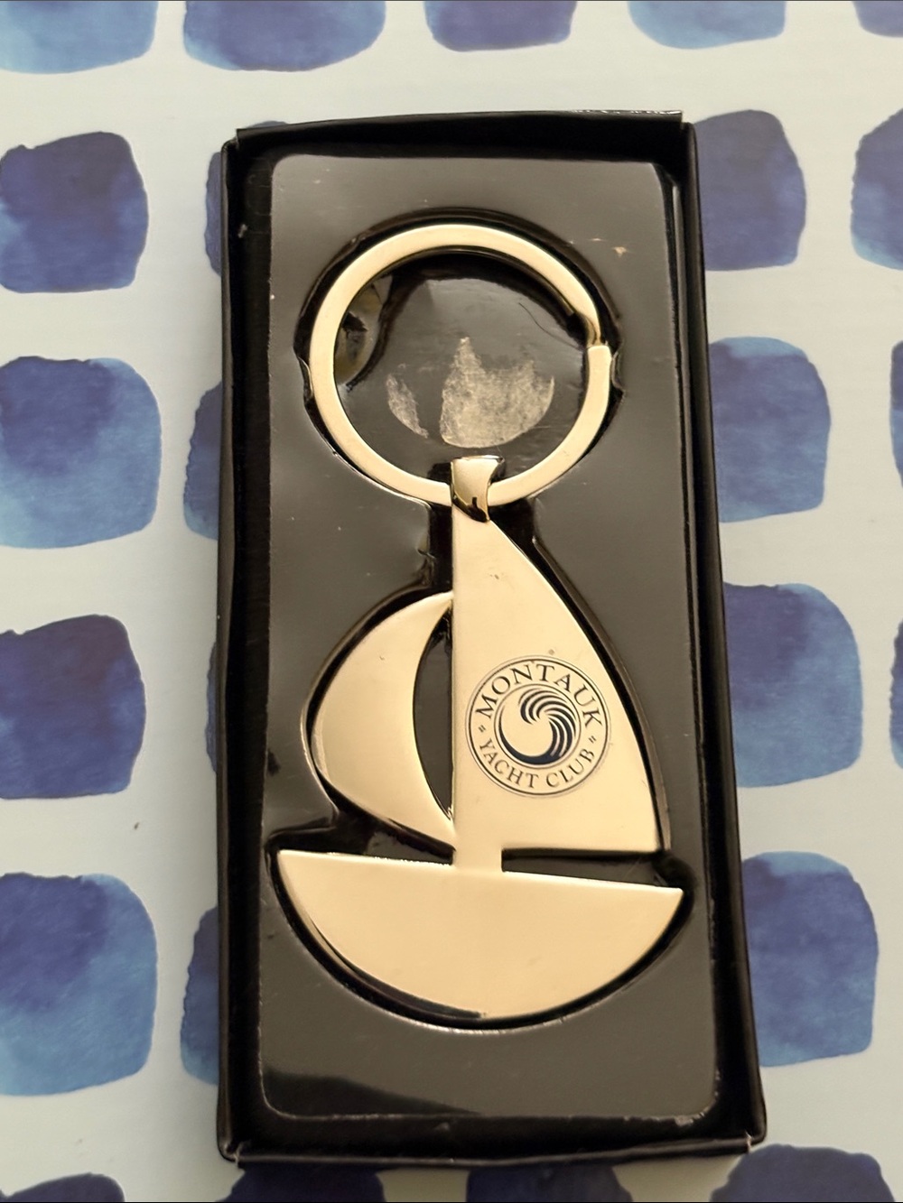 Montauk Yacht Club Silver Sailboat Keychain NWT